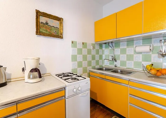 Apartament Omercic *