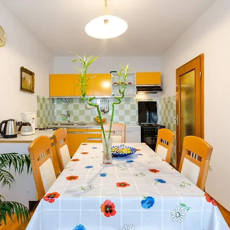Apartment Omercic *