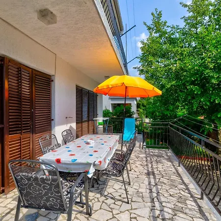 Omercic Apartment Jadranovo